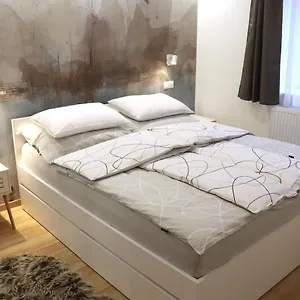 Apartament Piroska Bartok Teri 01, Eger